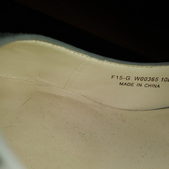 Grey Faux Snakeskin Cole Haan Heels. Size (10B) 3" Heels - Picture 4 of 7